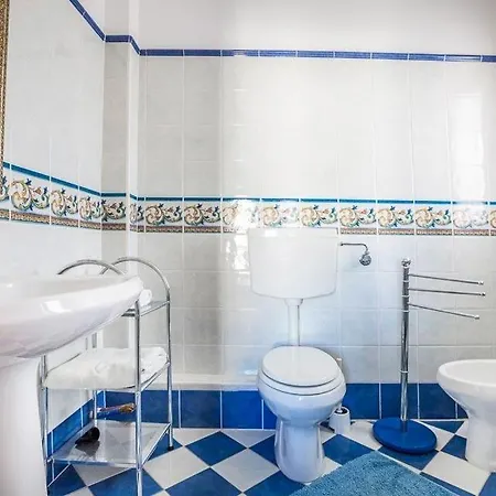 Sleeps 6 Pool Air Con Wifi *