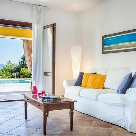 Sleeps 6 Pool Air Con Wifi Villa Karavomylos