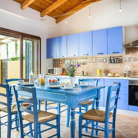 Sleeps 6 Pool Air Con Wifi Villa
