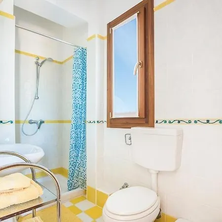 Sleeps 6 Pool Air Con Wifi Karavomylos